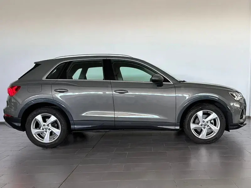Usado Audi Q3 150 CV (110 kW) 2019 Gris / plata SUV