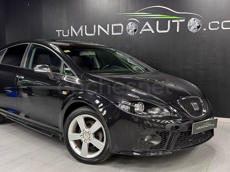 Usado Seat Leon Sport 140 CV (102 kW) 2007 Negro Utilitario