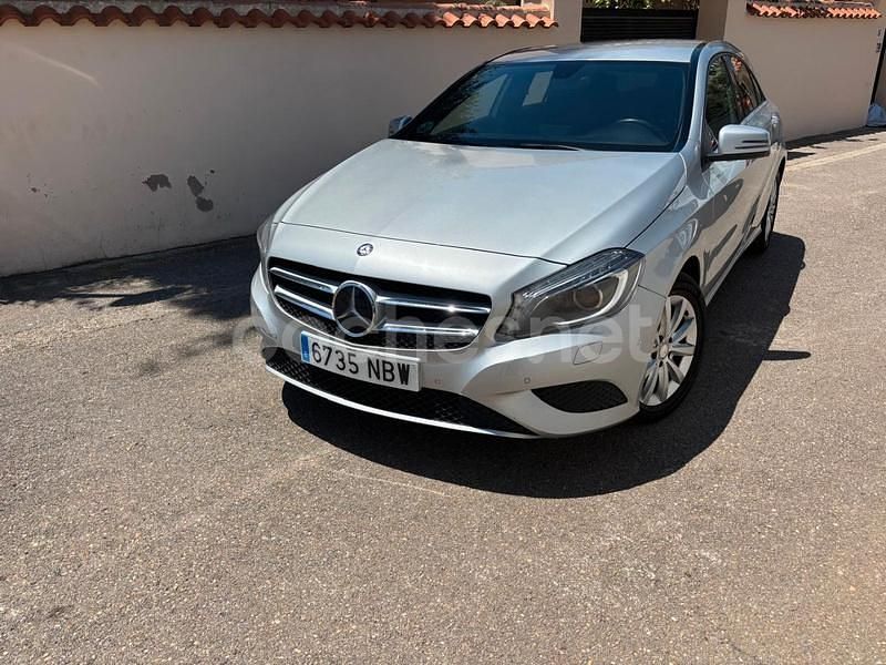 Gris / plata Usado 2014 Mercedes A180 AMG line Berlina | 12.900 € (Buen precio) - Imagen 1/4