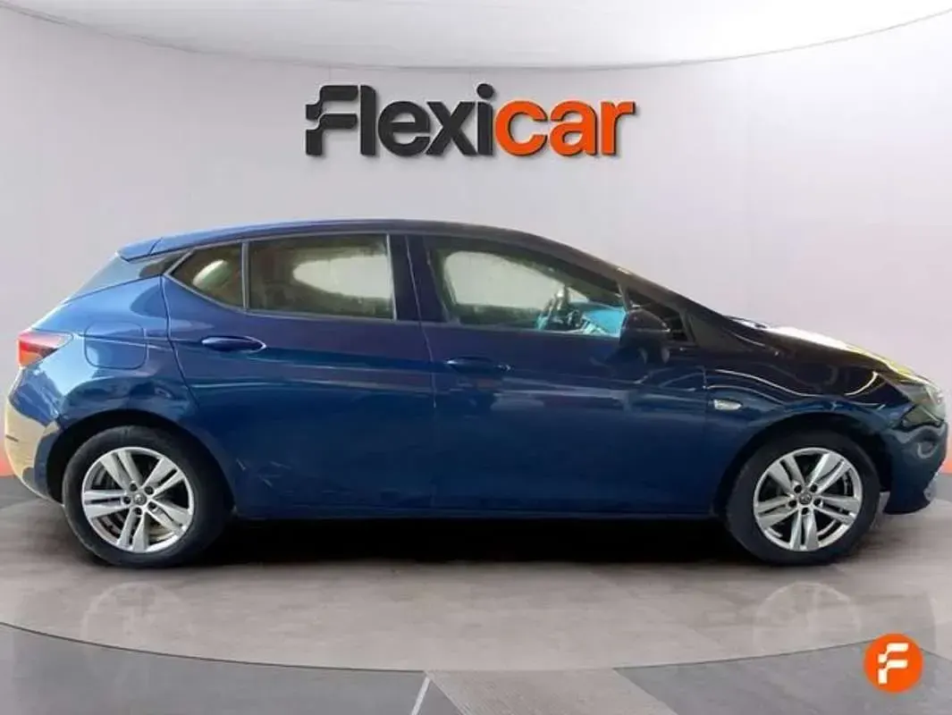 Usado Opel Astra Business Elegance 131 CV (96 kW) 2020 Azul Familiar