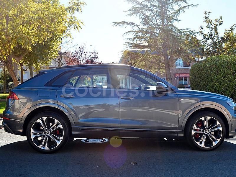 Usado Audi Q8 S-line plus 462 CV (339 kW) 2021 Gris / plata SUV
