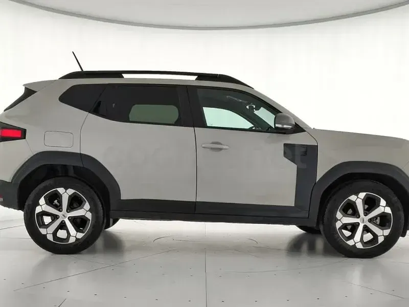 Usado Dacia Duster Journey 130 CV (95 kW) 2024 Gris / plata SUV