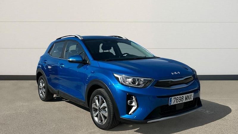 Usado Kia Stonic 100 CV (73 kW) 2024 Azul SUV