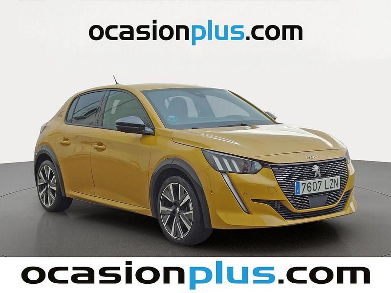 Usado Peugeot 208 GT 102 CV (75 kW) 2022 Amarillo Utilitario