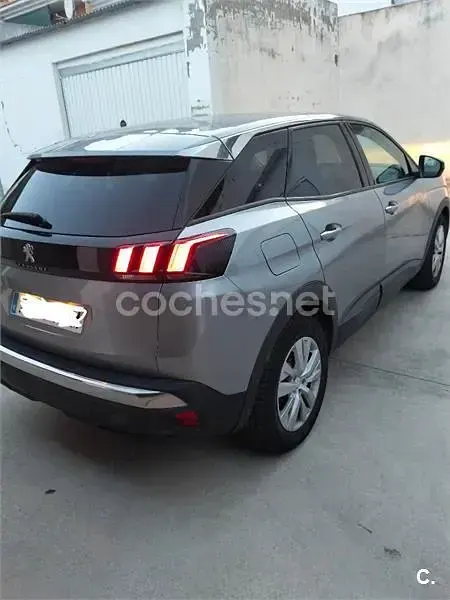 Usado Peugeot 3008 Active 130 CV (95 kW) 2018 Gris / plata SUV