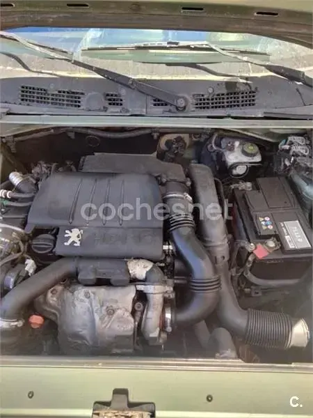 Usado Peugeot Partner Tepee 90 CV (66 kW) 2009 Verde Monovolumen