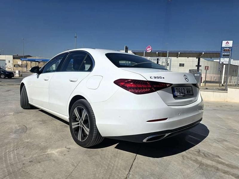 Usado Mercedes C300e 313 CV (230 kW) 2022 Blanco Berlina