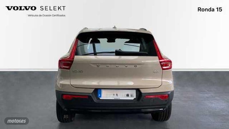 Nuevo Volvo XC40 Plus 2025 Beige SUV