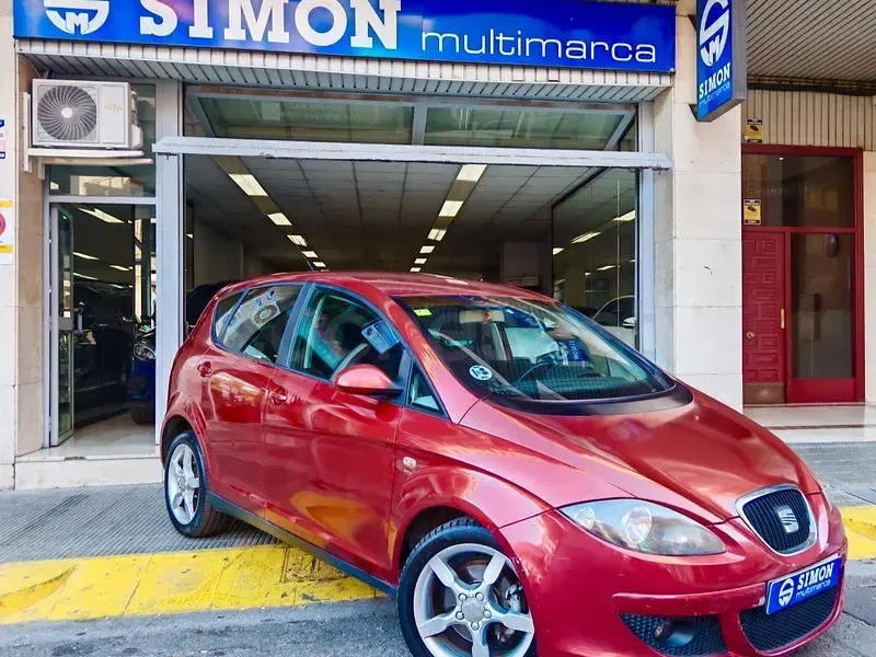 Usado Seat Altea Sport 140 CV (102 kW) 2006 Granate Monovolumen