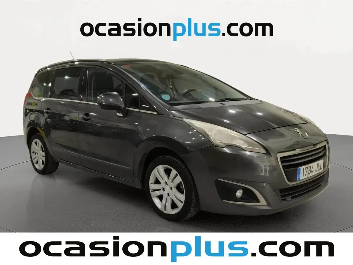 Usado Peugeot 5008 Allure 120 CV (88 kW) 2016 Gris Monovolumen
