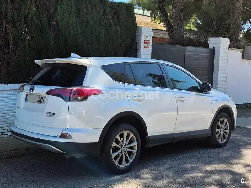 Usado Toyota RAV4 Hybrid 197 CV (144 kW) 2016 Blanco SUV