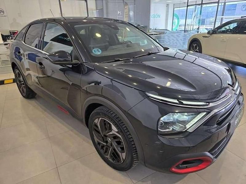 Usado Citroën C4 Shine 131 CV (96 kW) 2021 Negro Utilitario