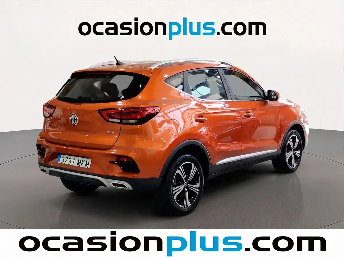 Usado MG ZS Comfort 106 HP (77 kW) 2023 Laranja SUV
