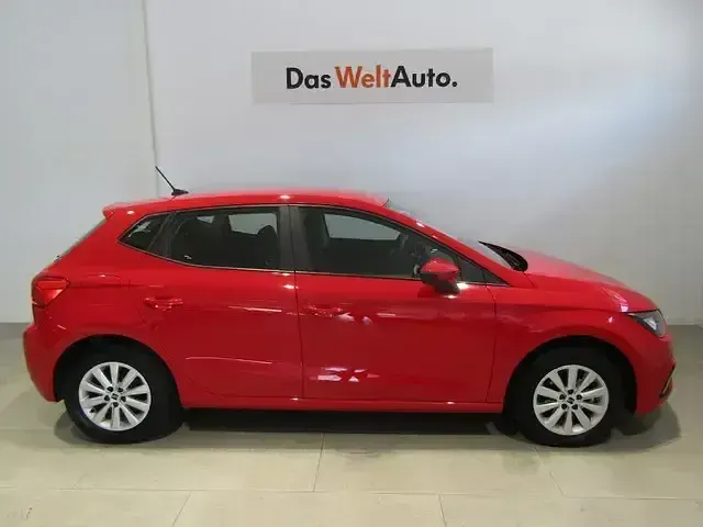 Usado Seat Ibiza Reference 80 HP (58 kW) 2023 Vermelho Citadino