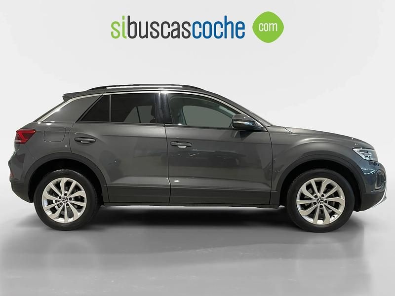 Usado VW T-Roc Life 150 CV (110 kW) 2024 Gris/plata SUV