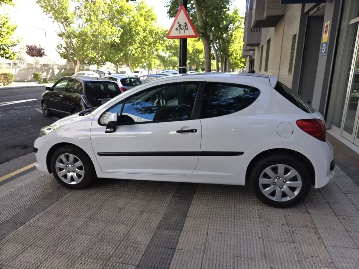 Usado Peugeot 207 Sport 95 CV (69 kW) 2007 Blanco Utilitario