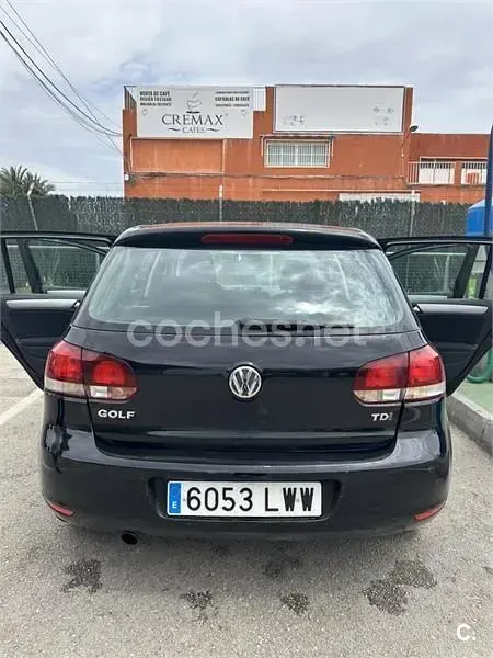 Usado VW Golf VI 105 CV (77 kW) 2010 Negro Utilitario