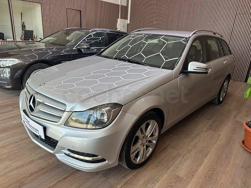 Usado Mercedes C200 Avantgarde 136 CV (100 kW) 2014 Gris / plata Familiar