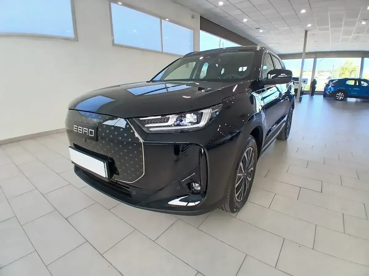 Usado Ebro s700 279 CV (205 kW) 2025 Negro SUV