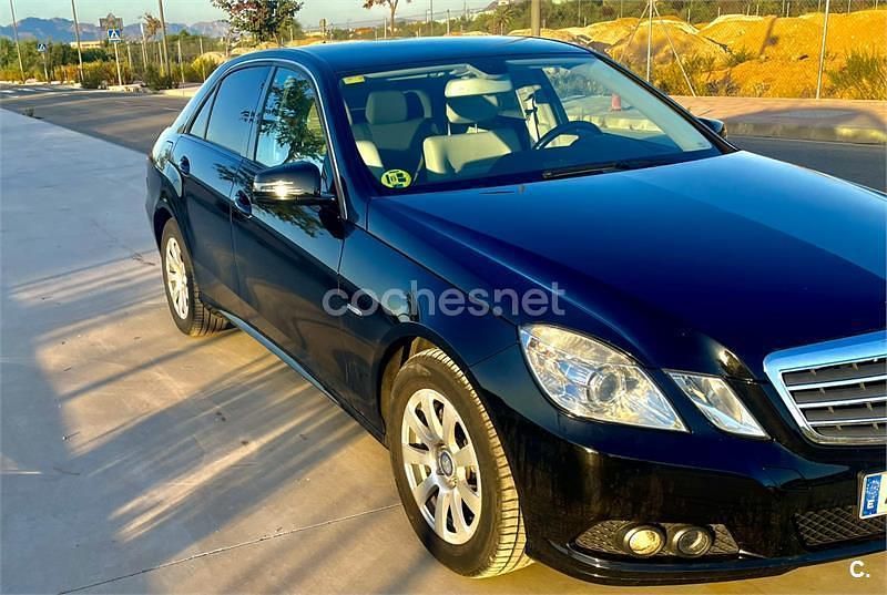Usado Mercedes E220 170 CV (125 kW) 2010 Negro Berlina