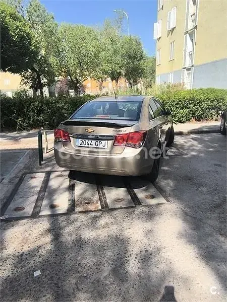 Usado Chevrolet Cruze LT 150 CV (110 kW) 2009 Beige Berlina