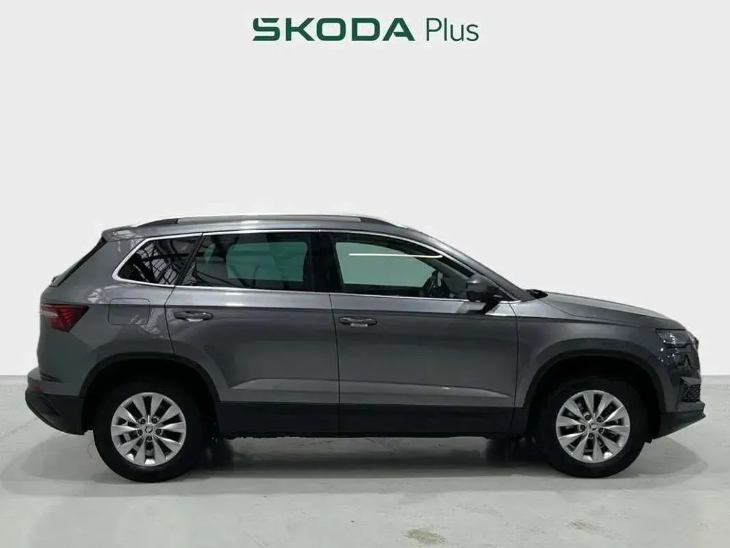 Usado Skoda Karoq Ambition 150 CV (110 kW) 2022 Gris SUV