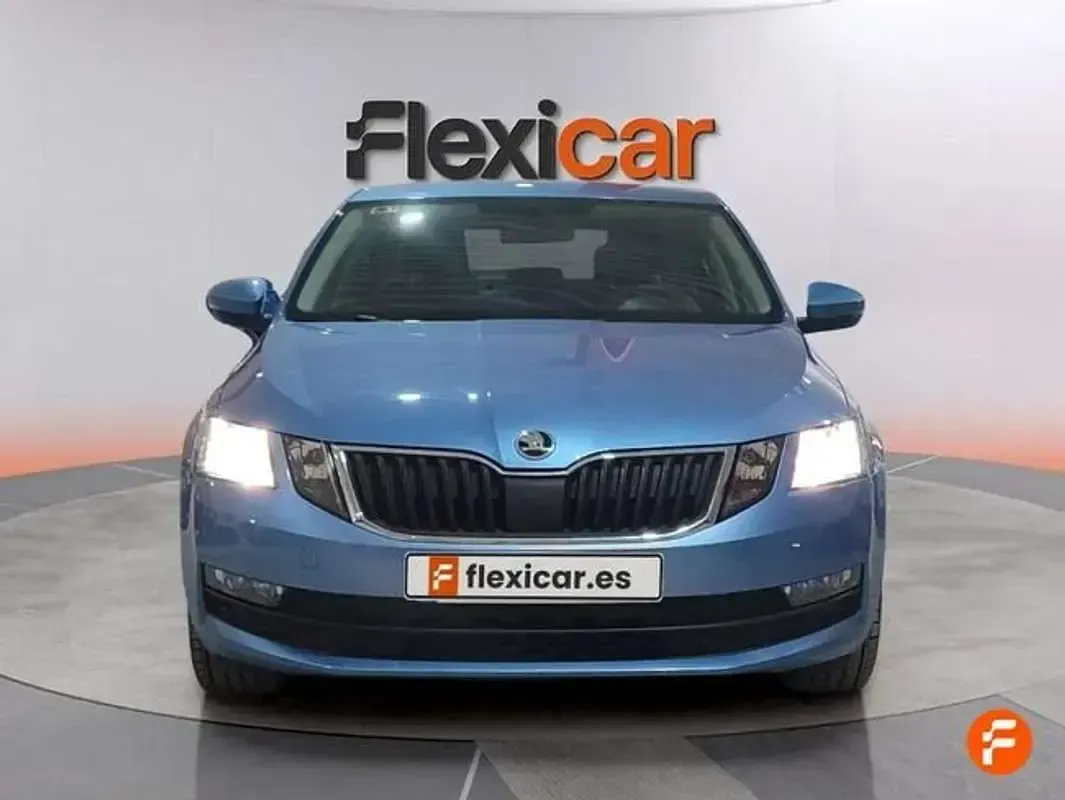 Usado Skoda Octavia Active 116 CV (85 kW) 2019 Azul Utilitario