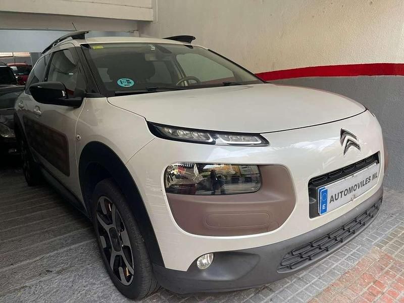 Usado Citroën C4 Cactus Shine 99 CV (72 kW) 2016 Blanco Utilitario