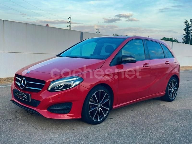 Rojo Usado 2015 Mercedes B220 AMG Monovolumen | 13.400 € - Imagen 1/4