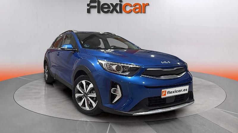 Usado Kia Stonic 101 CV (74 kW) 2022 Azul SUV