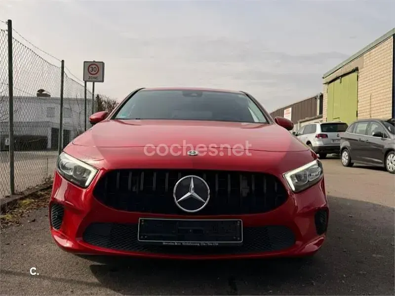 Usado Mercedes A200 156 CV (114 kW) 2018 Rojo Berlina