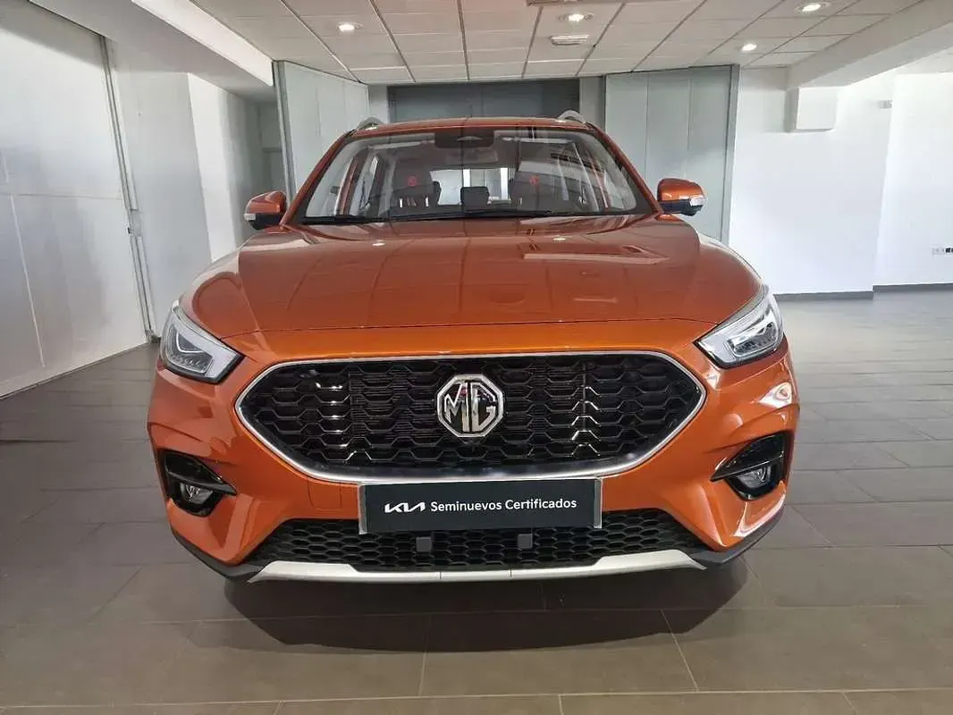Usado MG ZS Comfort 106 CV (77 kW) 2023 Naranja SUV
