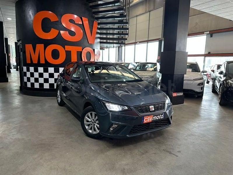 Usado Seat Ibiza Style 95 CV (69 kW) 2022 Gris / plata Berlina