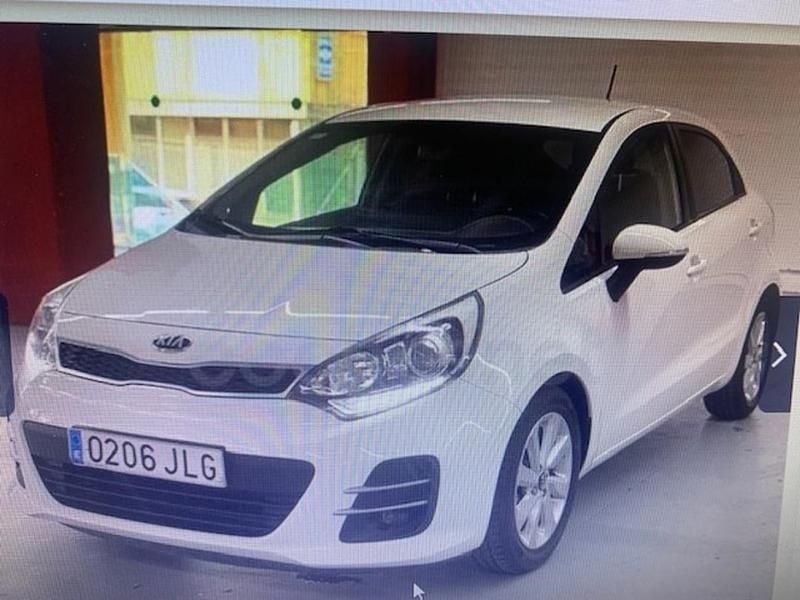 Blanco Usado 2016 Kia Rio Utilitario | 9999 € (Precio justo) - Imagen 1/4