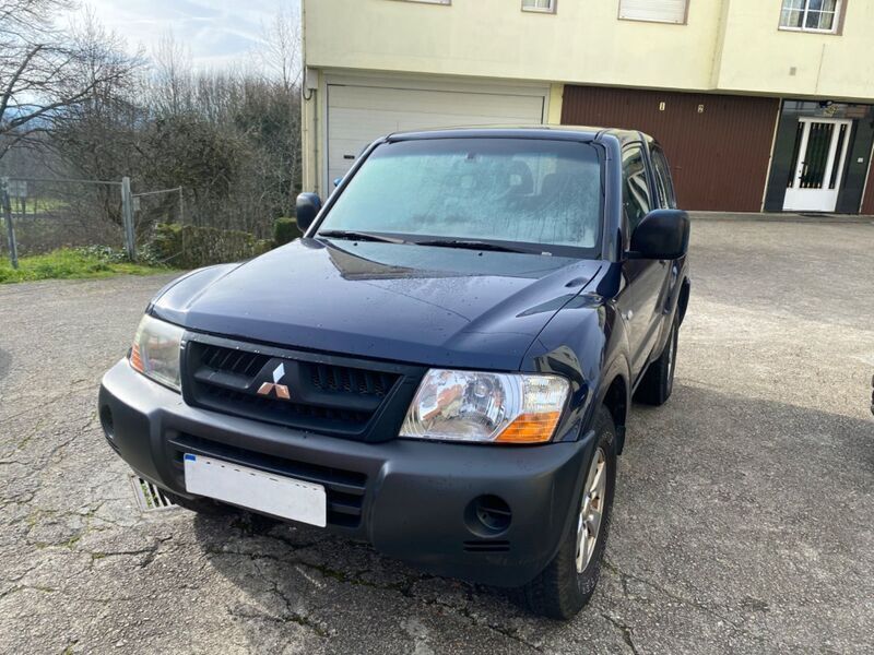 Azul Usado 2005 Mitsubishi Montero SUV | 8900 € (Un poco caro) - Imagen 1/4