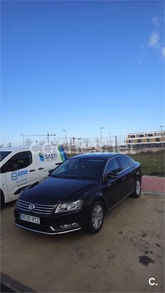 Usado VW Passat Highline 140 CV (102 kW) 2013 Negro Berlina