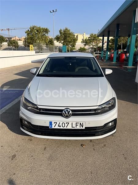 Usado VW Polo R-line 95 CV (69 kW) 2020 Gris / plata Berlina