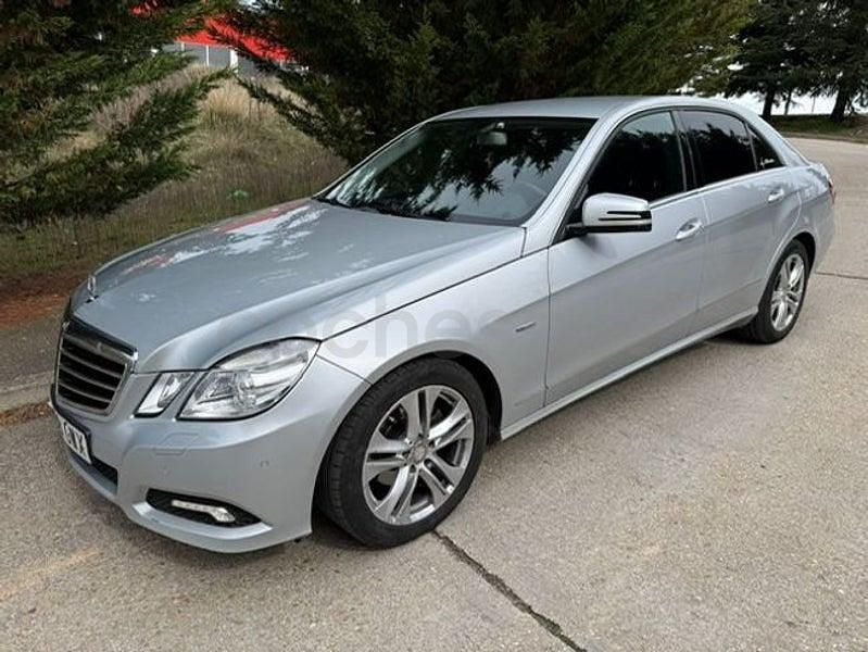 Usado Mercedes E220 170 CV (125 kW) 2010 Gris / plata Berlina