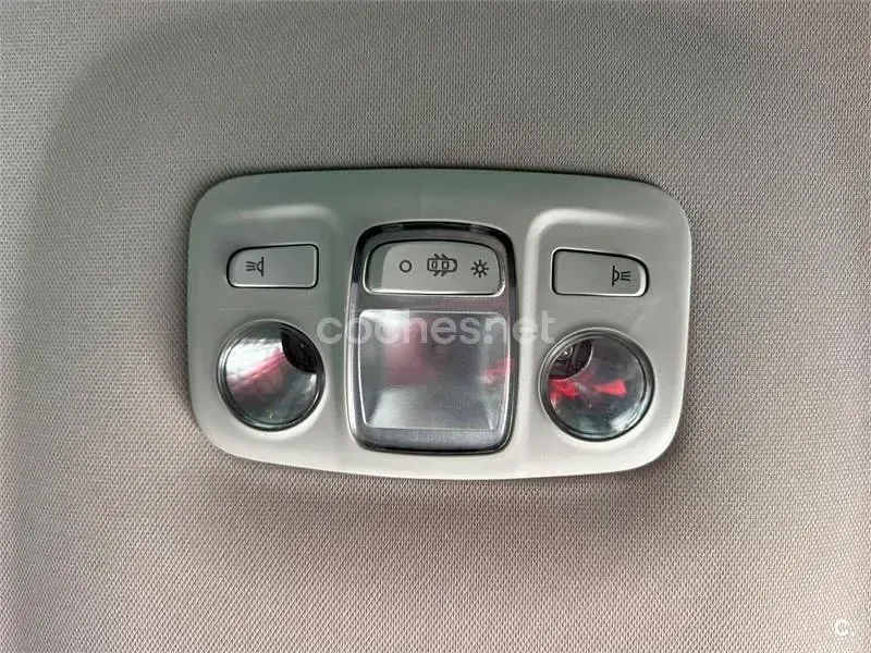 Usado Peugeot Traveller Allure 180 CV (132 kW) 2019 Marrón Monovolumen