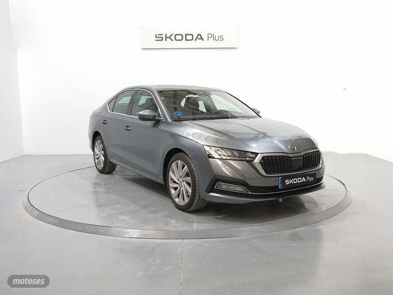 Gris / plateado Nuevo 2024 Skoda Octavia Selection Berlina | 29.500 € (Precio justo) - Imagen 1/4