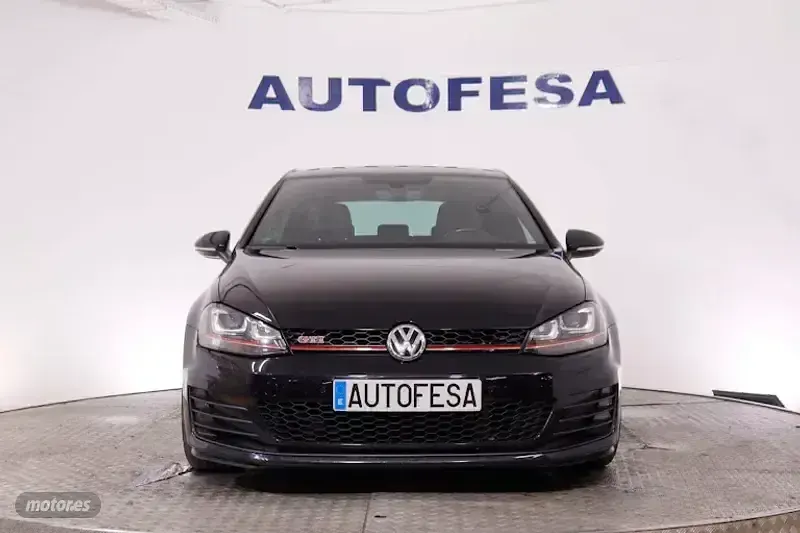 Usado VW Golf VII GTI 230 CV (169 kW) 2016 Negro Utilitario