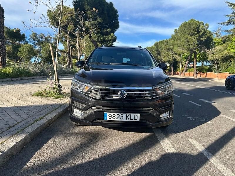 Usado Ssangyong (KGM) Rodius Limited 178 CV (130 kW) 2018 Negro Monovolumen