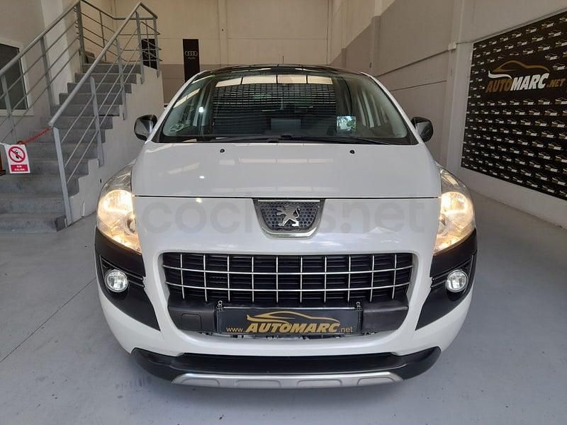 Usado Peugeot 3008 Allure 115 CV (84 kW) 2013 Blanco Familiar