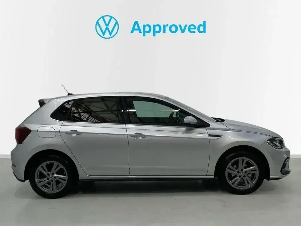 Usado VW Polo R-line 95 CV (69 kW) 2024 Gris Utilitario