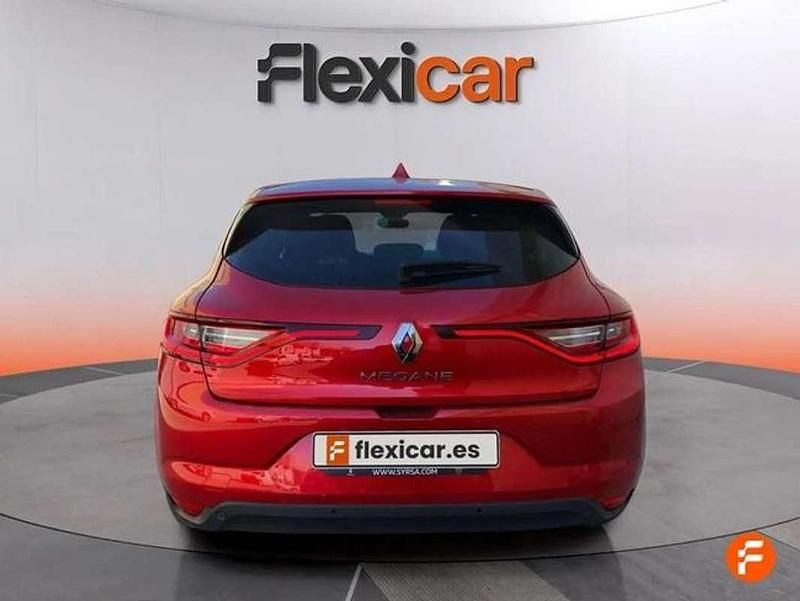 Usado Renault Mégane IV 132 CV (97 kW) 2018 Rojo Utilitario