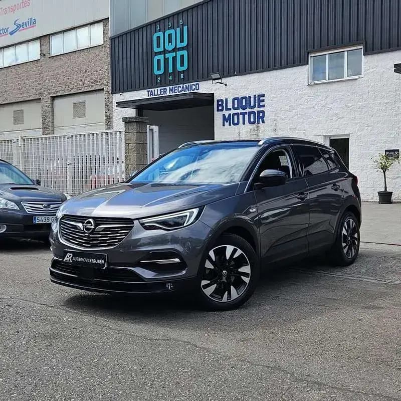 Usado Opel Grandland X Ultimate 131 CV (96 kW) 2021 Gris SUV