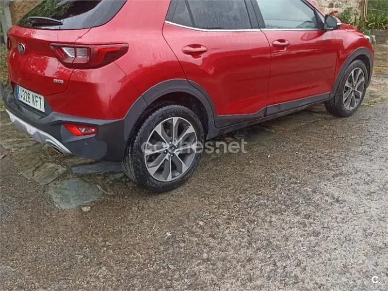 Usado Kia Stonic 120 CV (88 kW) 2017 Rojo SUV