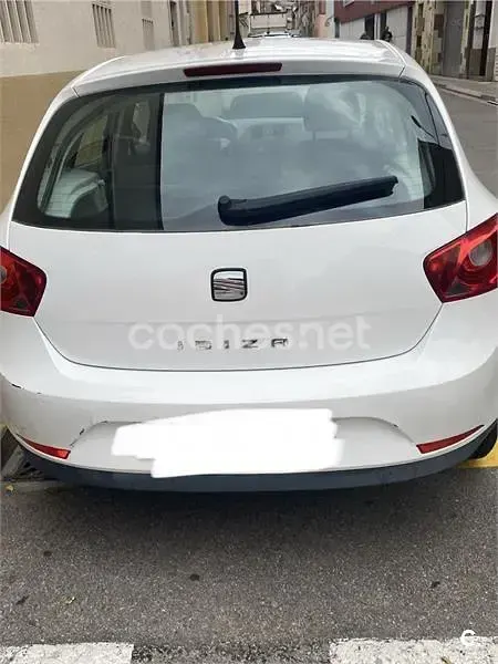 Usado Seat Ibiza Reference 80 CV (58 kW) 2010 Blanco Berlina