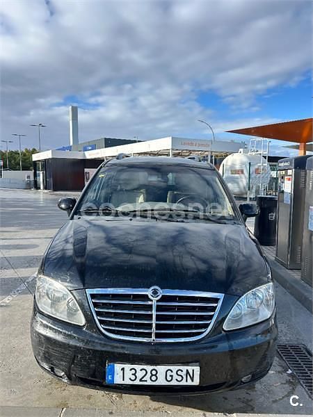 Usado Ssangyong (KGM) Rodius 165 CV (121 kW) 2009 Negro Monovolumen