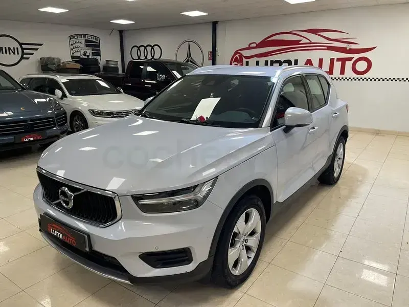 Usado Volvo XC40 150 CV (110 kW) 2019 Gris / plata SUV